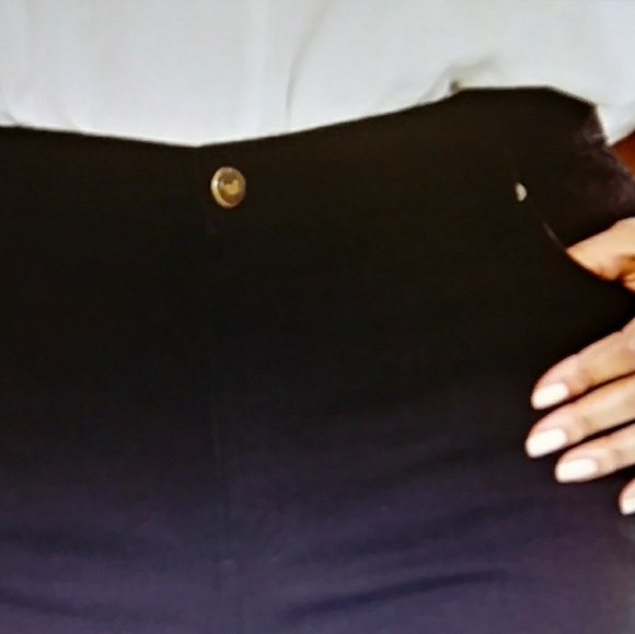 Low-Rise Boot-Cut Jeans (Black) - Picture 5 of 6